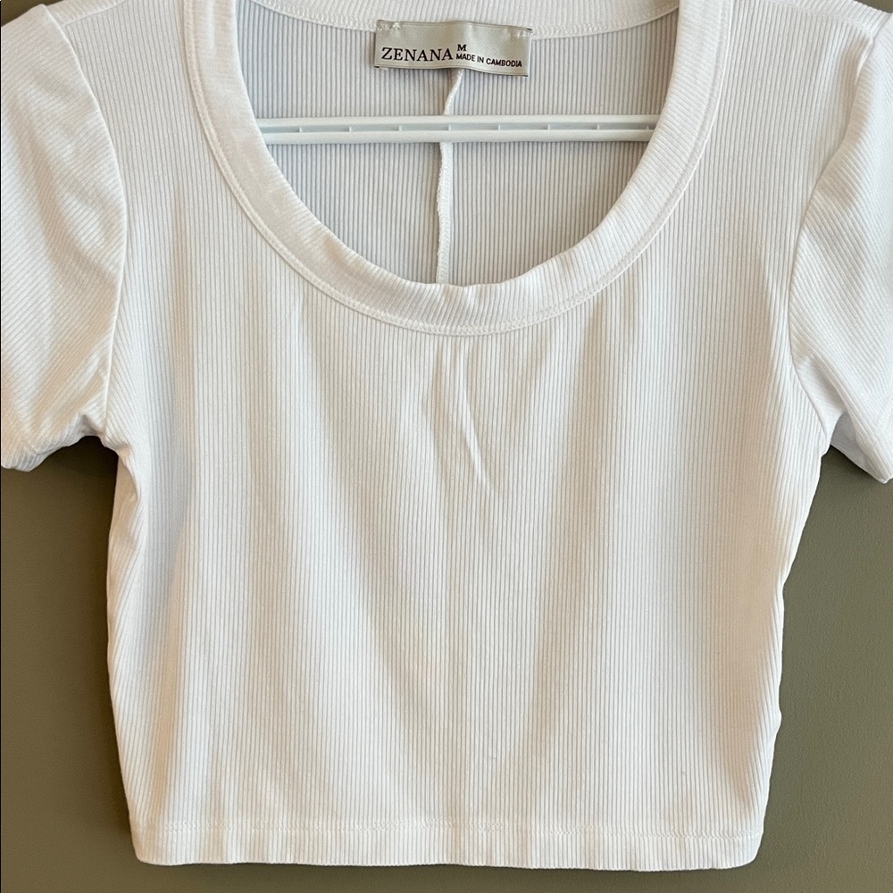 Zenana Outfitters White Short Sleeve Crop Tee size medium - Picture 5 of 6
